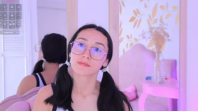 Snapshot of Ginevra_esposito chatting on October 2025 12:59:02 PM Ginevra esposito online show from October 2025 12:59:02 PM