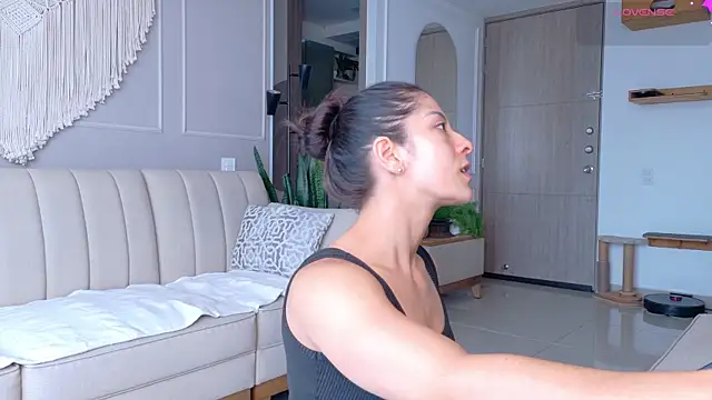 sarah rayy online show from April 2026 09:41:02 PM