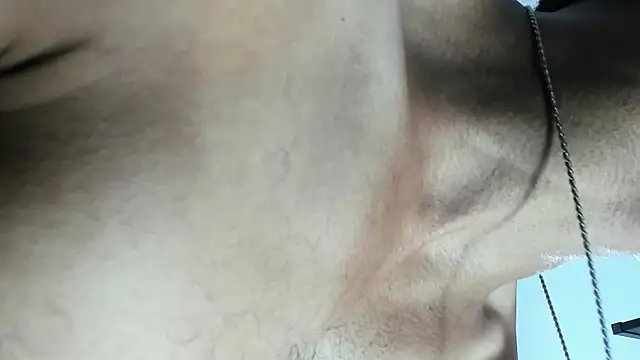 Snapshot of latinhotmuscle chatting on April 2026 04:11:01 AM latinhotmuscle online show from April 2026 04:11:01 AM