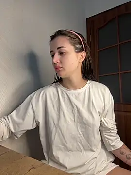 vexlana online show from October 2025 01:17:01 PM