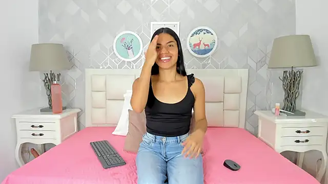 Snapshot of naia_cox chatting on October 2025 03:47:02 AM naia cox online show from October 2025 03:47:02 AM