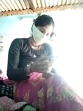 Hot-qwer online show from December 2025 08:32:02 AM