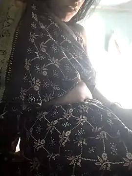 Hot-qwer online show from April 2026 07:53:01 AM