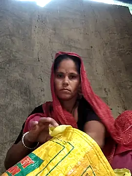 Hot-ilaiy online show from October 2025 01:44:01 AM