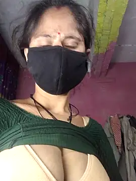 Hot-ilaiy online show from December 2025 10:37:02 PM