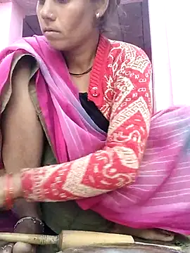 Hot-ilaiy online show from February 2026 03:33:01 AM