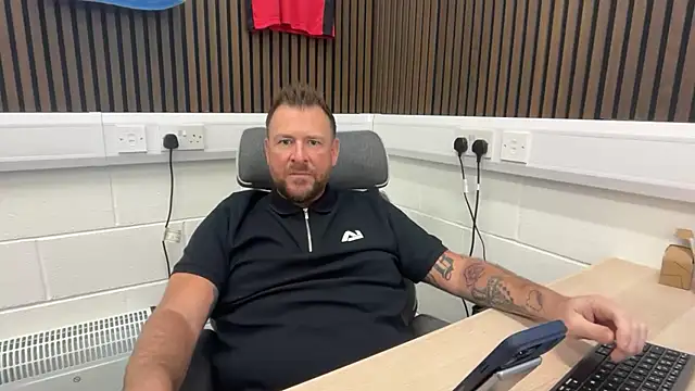 Snapshot of bilf1978 chatting on February 2026 07:40:01 AM bilf1978 online show from February 2026 07:40:01 AM