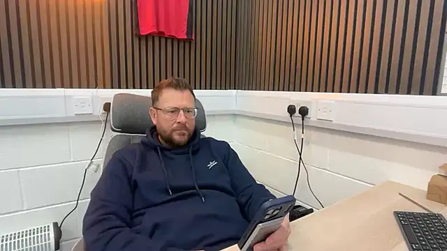 Snapshot of bilf1978 chatting on March 2026 07:48:02 AM bilf1978 online show from March 2026 07:48:02 AM