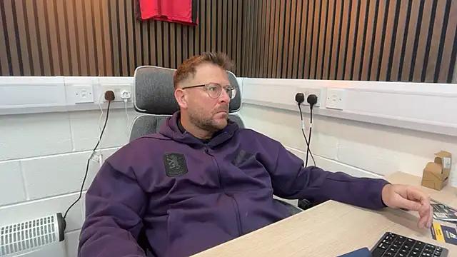 Snapshot of bilf1978 chatting on March 2026 07:34:01 AM bilf1978 online show from March 2026 07:34:01 AM