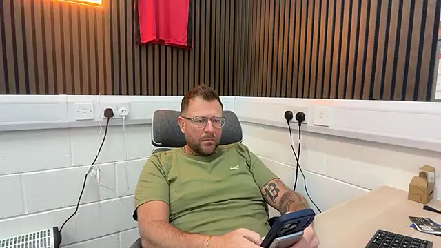 Snapshot of bilf1978 chatting on March 2026 07:35:02 AM bilf1978 online show from March 2026 07:35:02 AM