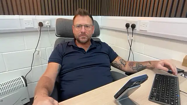 Snapshot of bilf1978 chatting on March 2026 07:36:02 AM bilf1978 online show from March 2026 07:36:02 AM