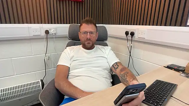 Snapshot of bilf1978 chatting on March 2026 09:24:02 AM bilf1978 online show from March 2026 09:24:02 AM