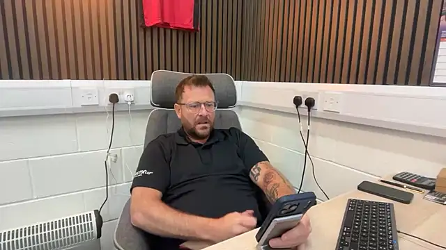 Snapshot of bilf1978 chatting on March 2026 09:24:02 AM bilf1978 online show from March 2026 09:24:02 AM