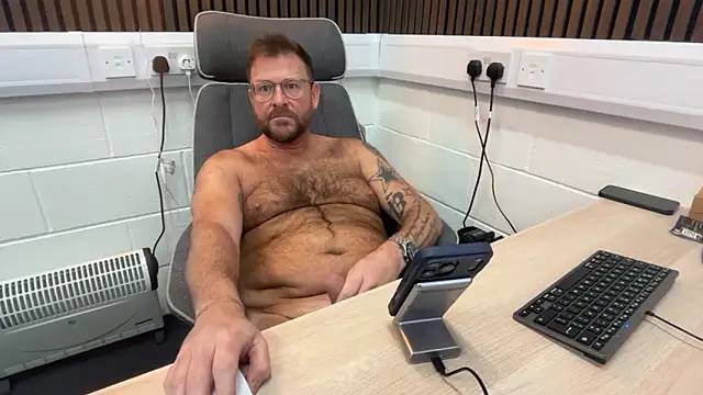 Snapshot of bilf1978 chatting on March 2026 12:33:01 PM bilf1978 online show from March 2026 12:33:01 PM