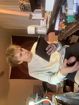 XanderOzzz online show from November 2025 09:15:02 PM