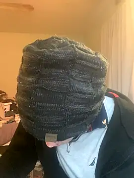 XanderOzzz online show from December 2025 05:41:01 PM