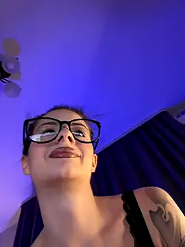 Snapshot of bigJuicyPussy chatting on November 2025 01:10:01 PM bigJuicyPussy online show from November 2025 01:10:01 PM