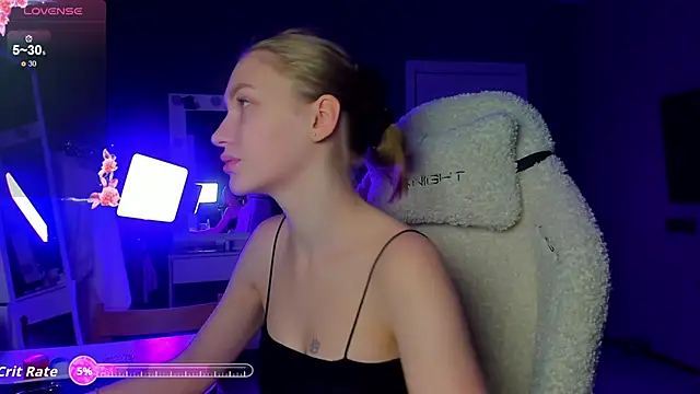 Snapshot of Ammi_bliss chatting on October 2025 03:15:02 AM Ammi bliss online show from October 2025 03:15:02 AM