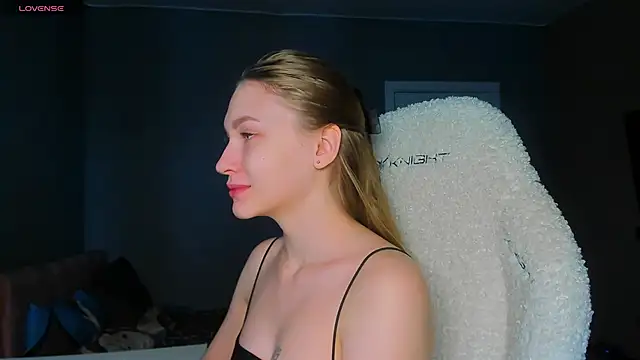 Snapshot of Ammi_bliss chatting on November 2025 04:32:02 AM Ammi bliss online show from November 2025 04:32:02 AM