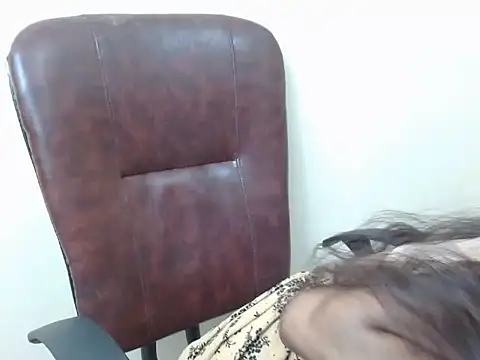 smallcuute online show from October 2025 07:33:02 PM