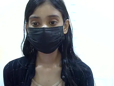 smallcuute online show from November 2025 12:55:01 AM