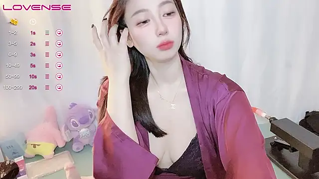 Snapshot of A_SR_001 chatting on October 2025 01:13:01 PM A SR 001 online show from October 2025 01:13:01 PM