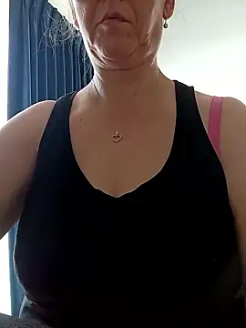 StrawberryBels online show from January 2026 12:38:01 AM