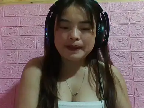 Snapshot of Loc_al chatting on October 2025 01:04:02 AM Loc al online show from October 2025 01:04:02 AM