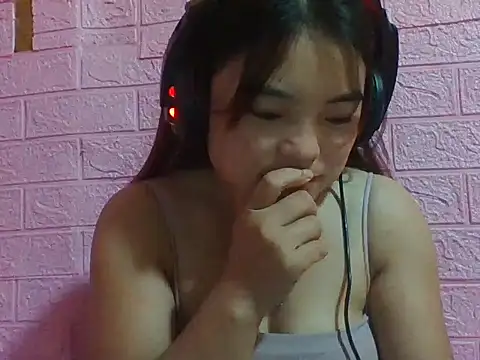 Snapshot of Loc_al chatting on October 2025 01:33:02 PM Loc al online show from October 2025 01:33:02 PM