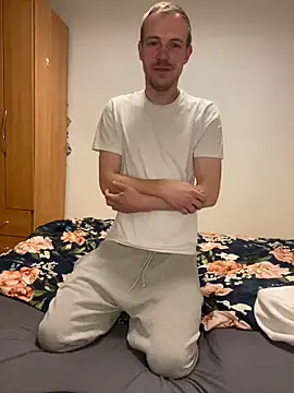 Skinny0150 online show from April 2026 09:20:02 PM