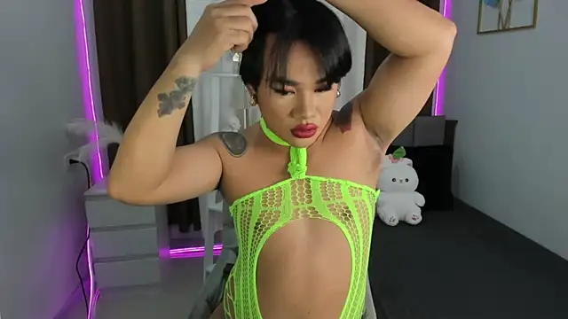 Malia Nicole online show from September 2025 04:20:01 PM