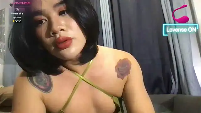Snapshot of Malia_Nicole chatting on May 2026 08:17:01 PM Malia Nicole online show from May 2026 08:17:01 PM