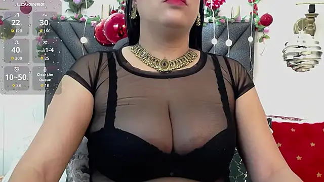 IndraKaur  online show from November 2025 01:13:01 PM