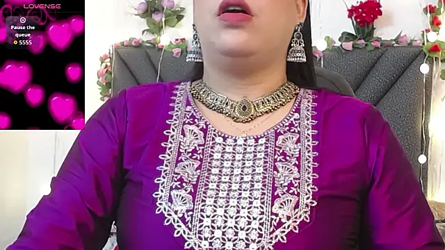 IndraKaur  online show from February 2026 12:33:02 PM