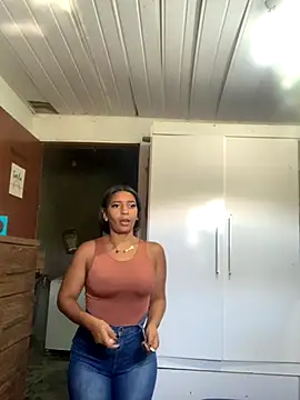 Snapshot of Crisschiavo chatting on November 2025 01:11:01 PM Crisschiavo online show from November 2025 01:11:01 PM