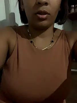 Snapshot of Crisschiavo chatting on November 2025 01:17:01 AM Crisschiavo online show from November 2025 01:17:01 AM