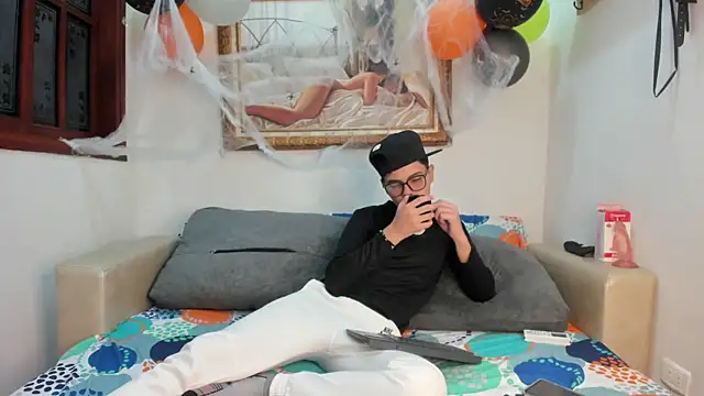 Snapshot of Felipe_Cold chatting on October 2025 02:37:02 AM Felipe Cold online show from October 2025 02:37:02 AM