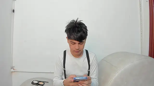 Snapshot of Felipe_Cold chatting on November 2025 02:46:02 AM Felipe Cold online show from November 2025 02:46:02 AM