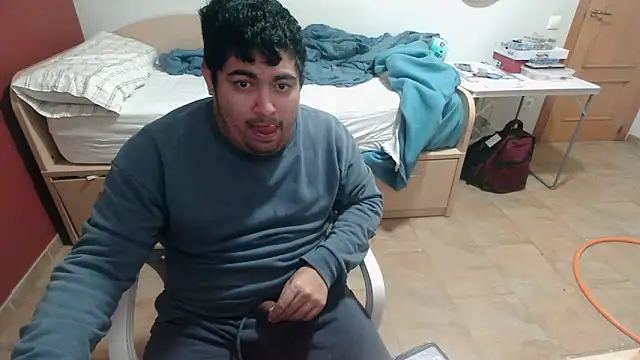 Snapshot of Martigato3 chatting on December 2025 08:27:01 PM Martigato3 online show from December 2025 08:27:01 PM