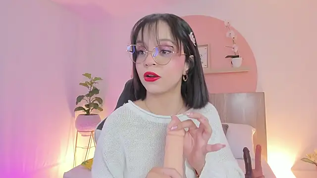 Clara Luu online show from May 2026 02:51:02 AM