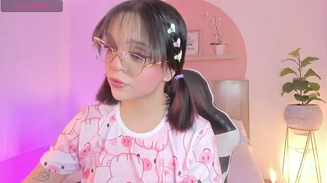 Clara Luu online show from June 2026 04:43:02 AM