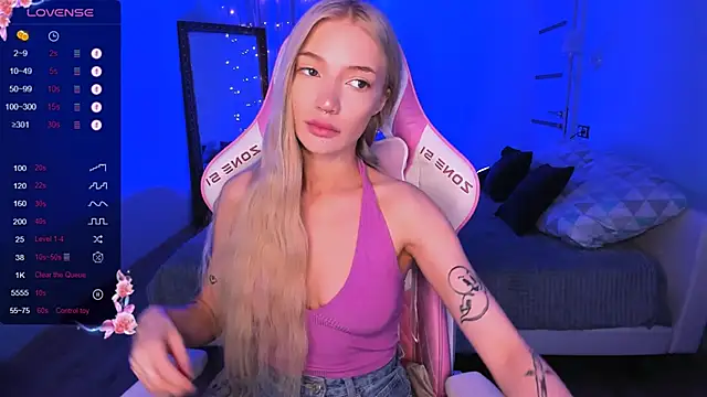 Snapshot of AnyaTaylor_ chatting on September 2025 01:38:02 AM AnyaTaylor online show from September 2025 01:38:02 AM