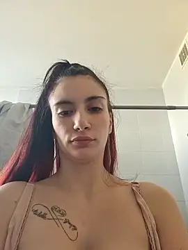 Snapshot of Michou02xXx chatting on March 2026 12:21:02 PM Michou02xXx online show from March 2026 12:21:02 PM