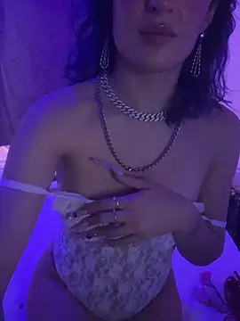 Snapshot of kendrafarq chatting on April 2026 07:16:01 AM kendrafarq online show from April 2026 07:16:01 AM