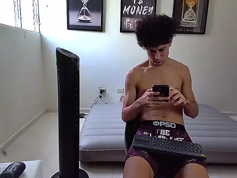 Snapshot of Dollarhot30 chatting on October 2025 04:04:02 PM Dollarhot30 online show from October 2025 04:04:02 PM