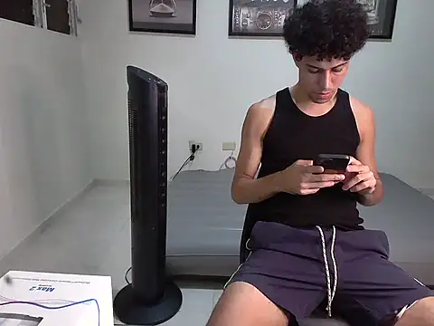 Snapshot of Dollarhot30 chatting on November 2025 12:20:02 AM Dollarhot30 online show from November 2025 12:20:02 AM