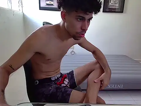 Snapshot of Dollarhot30 chatting on November 2025 04:28:02 PM Dollarhot30 online show from November 2025 04:28:02 PM