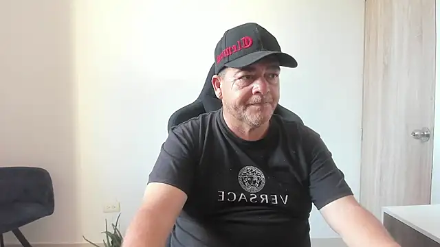 Snapshot of massimo_dannger chatting on September 2025 09:29:02 PM massimo dannger online show from September 2025 09:29:02 PM