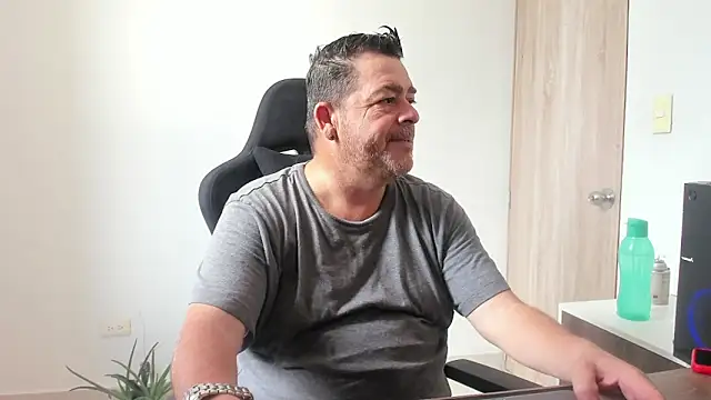 massimo dannger online show from October 2025 05:36:02 PM