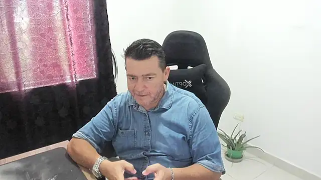 massimo dannger online show from October 2025 05:24:02 PM